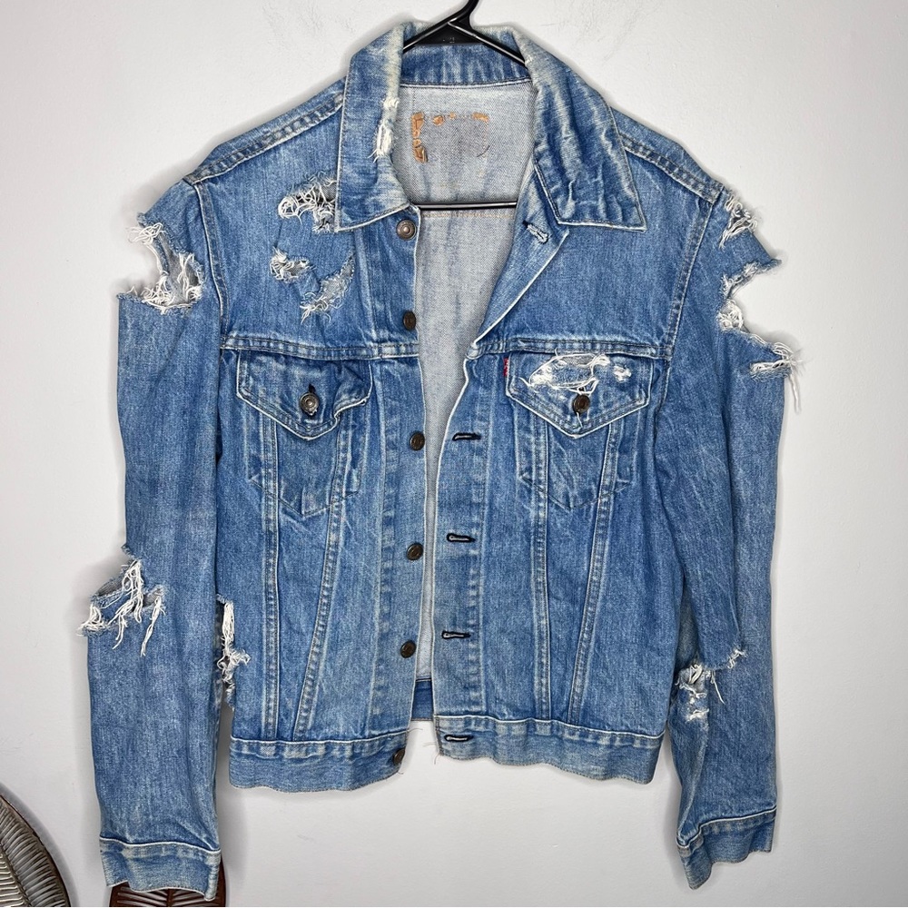 Levi's Vintage Denim Jacket‎ Women's Blue Jean Medium Wash Faded Distressed
